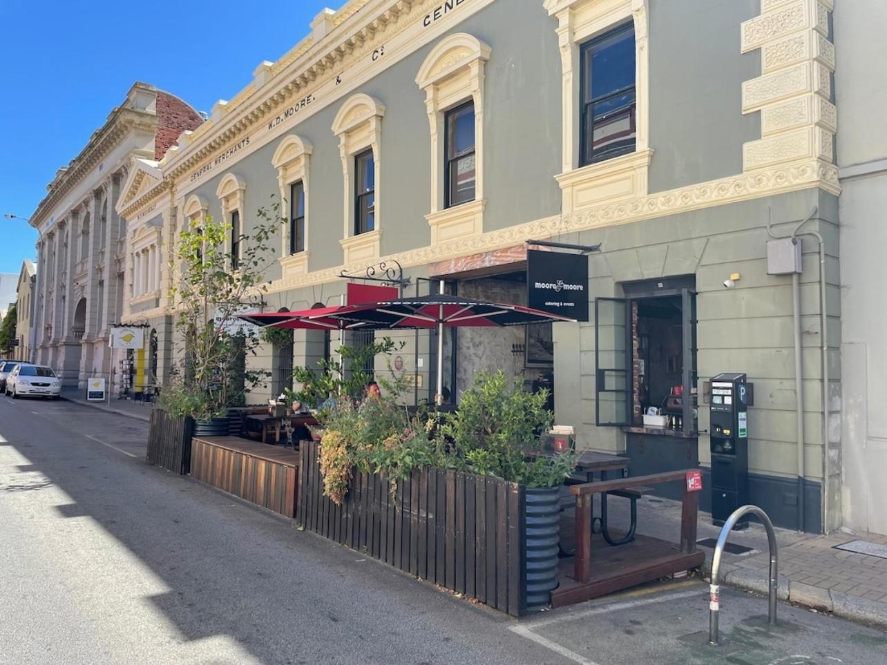 Rooftops On Henrycentre Of West End Cafes Fremantle Exteriör bild